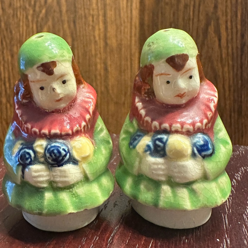 VTG Ceramic Girl Salt and Pepper Shakers, Japan product, from approx 1947-1952